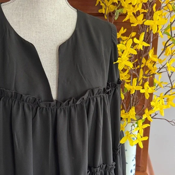 Patrizia Luca Milano Black Ruffled Blouse Size Medium - Picture 1 of 12